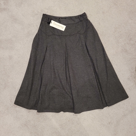 Brand New Gray Wool Blend Skirt,  Medium - Picture 2 of 4